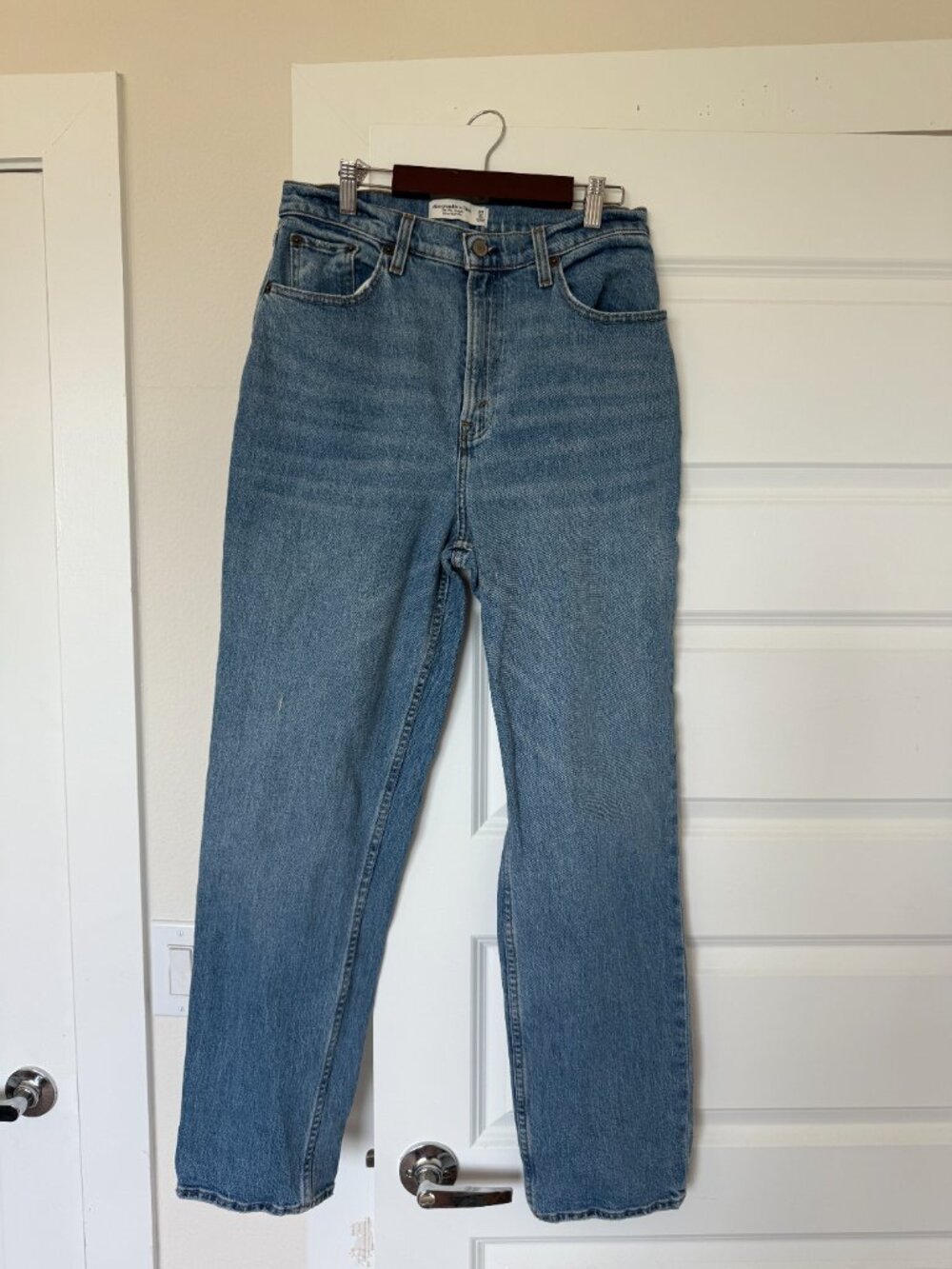 A&F The 90's  Straight Ultra High Rise Jeans Size 29 Curve Love